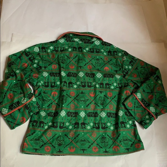 Sz 2 boy’s Disney Star Wars pajama holiday Top - Picture 8 of 9
